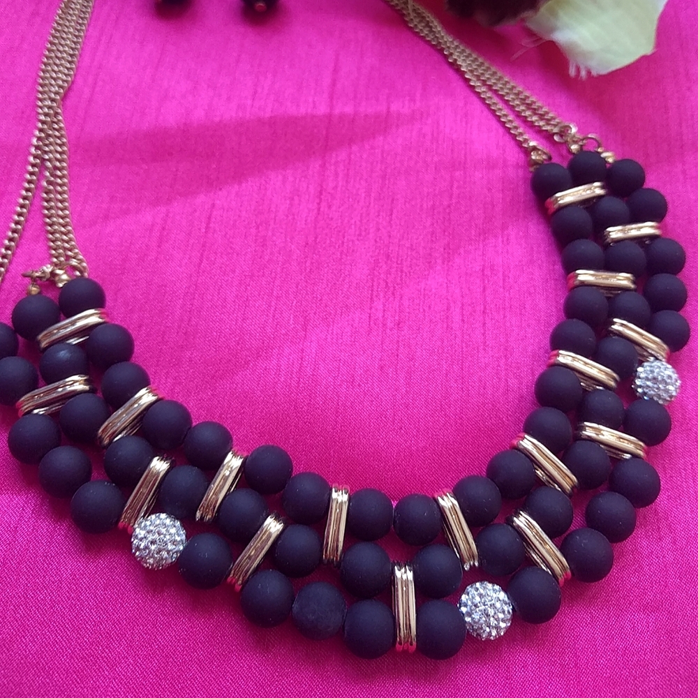 NWOT Daisy Fuentes Multi Strand Necklace Earrings Set Black Gold Chunky Necklace